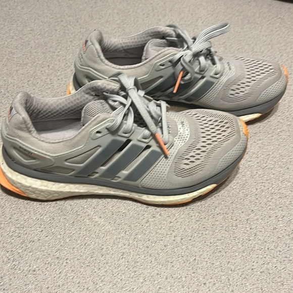 Grey and peach adidas energy boost running shoes size 6.5 - Picture 2 of 6